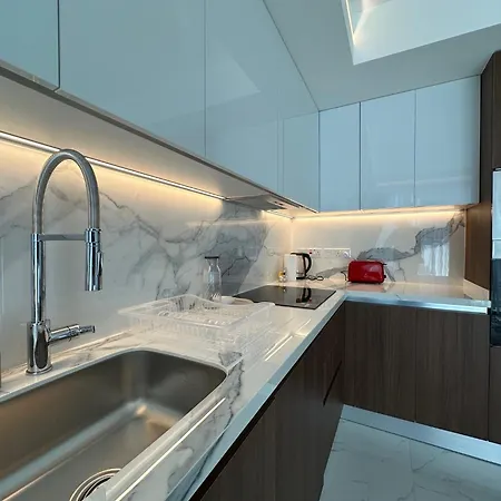 Grand Sapphire Luxury 2 By Myguest Cyprus *