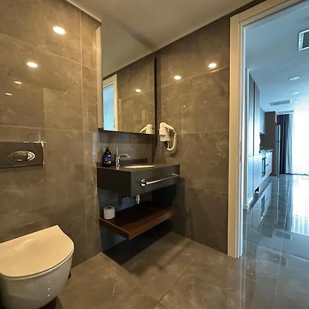 Grand Sapphire Luxury 2 By Myguest Cyprus Apartament *