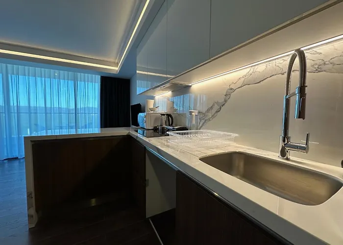 Grand Sapphire Luxury 2 By Myguest Cyprus